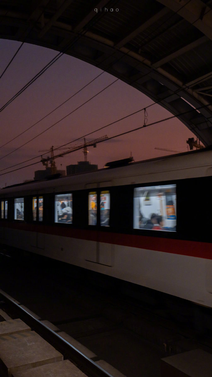 伤感凄凉有意境的微信聊天背景图