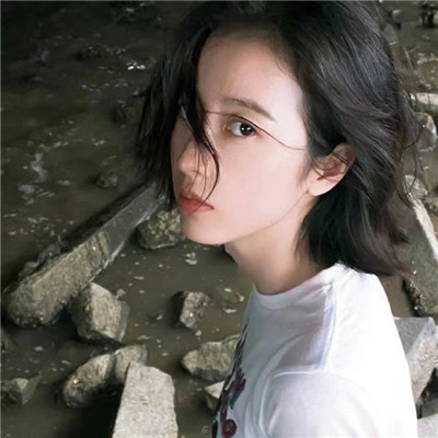 孩周雨彤气质头像