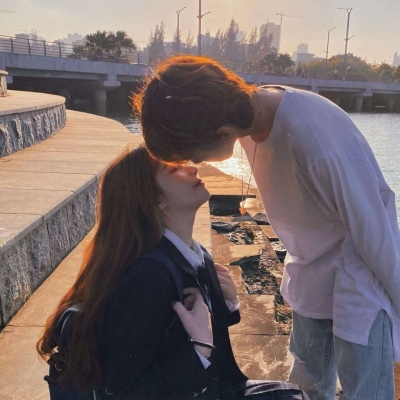 ins风秀恩爱又不失可爱的情侣头像