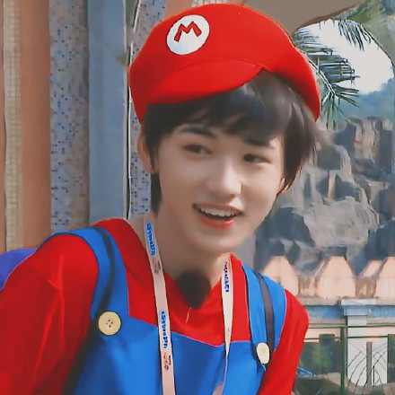 宋亚轩帅气微信头像