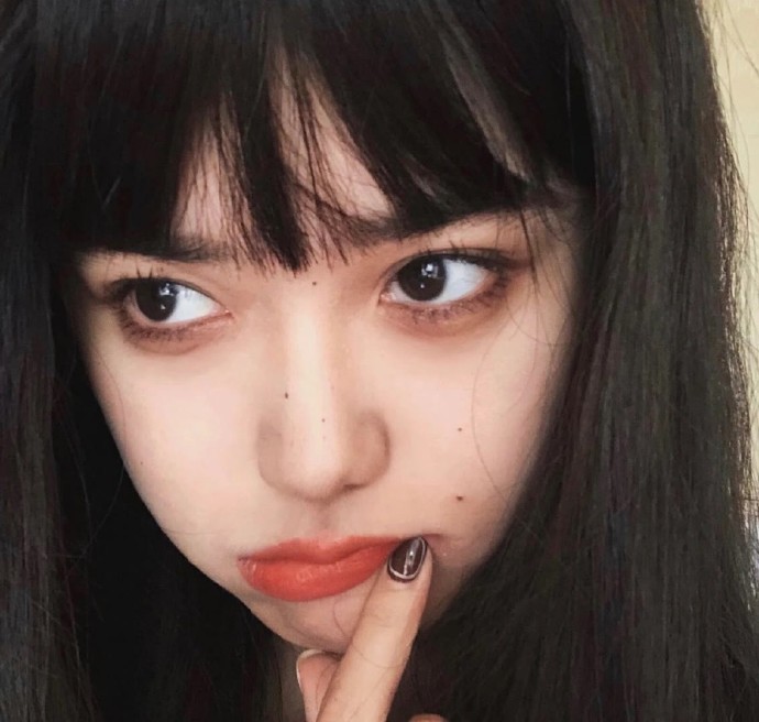 可爱卖萌的美少女微信头像