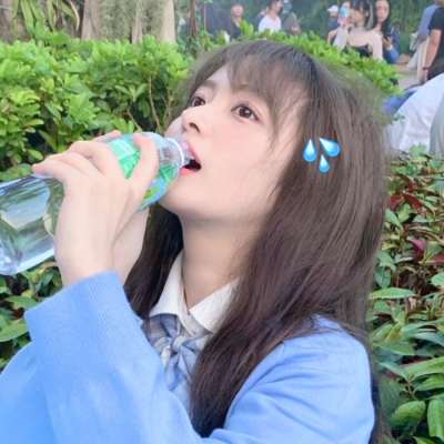 ins风可爱女生微信头像