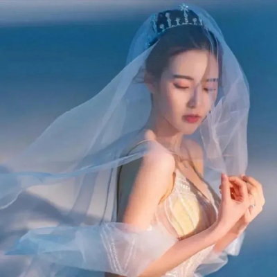 绝美复古的婚纱造型女生头像