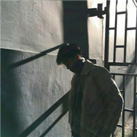 颓废伤感男生微信头像