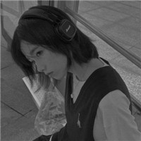 伤感黑白女生网红头像