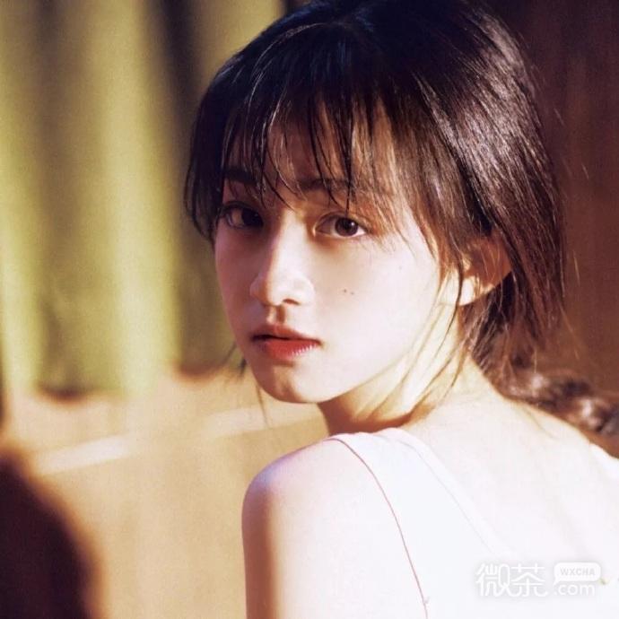 精选的绝美气质女生微信头像