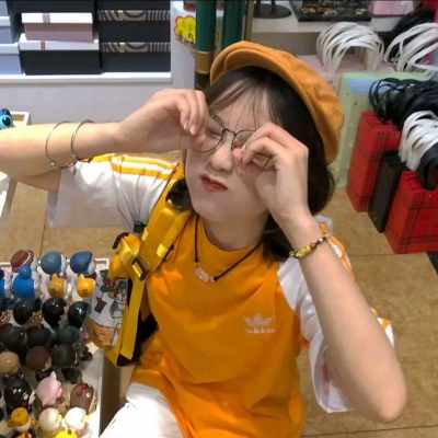 秋季橘子味的橙色系活力四射女生头像