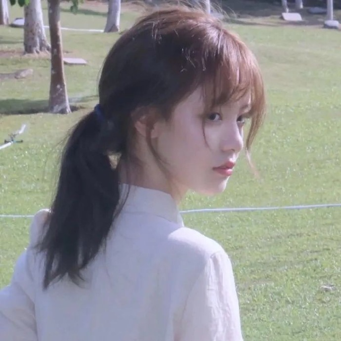 绿色系清爽女生微信头像