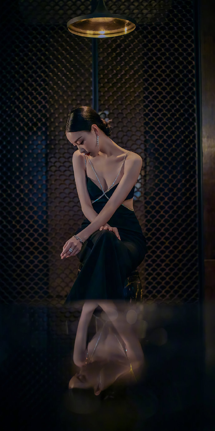 绝美的倪妮微信素材图片