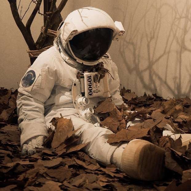 高冷的帅气男孩微信头像