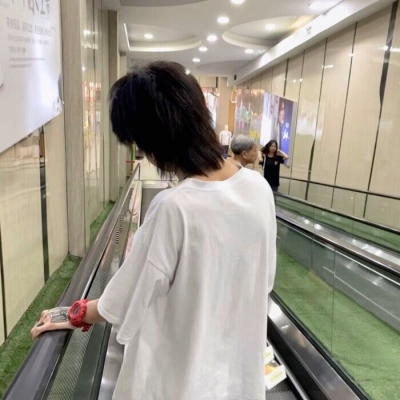 高颜值的个性男生微信头像