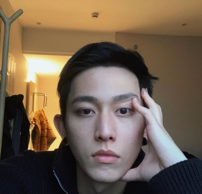 帅气有气质的可永久使用的男生微信头像