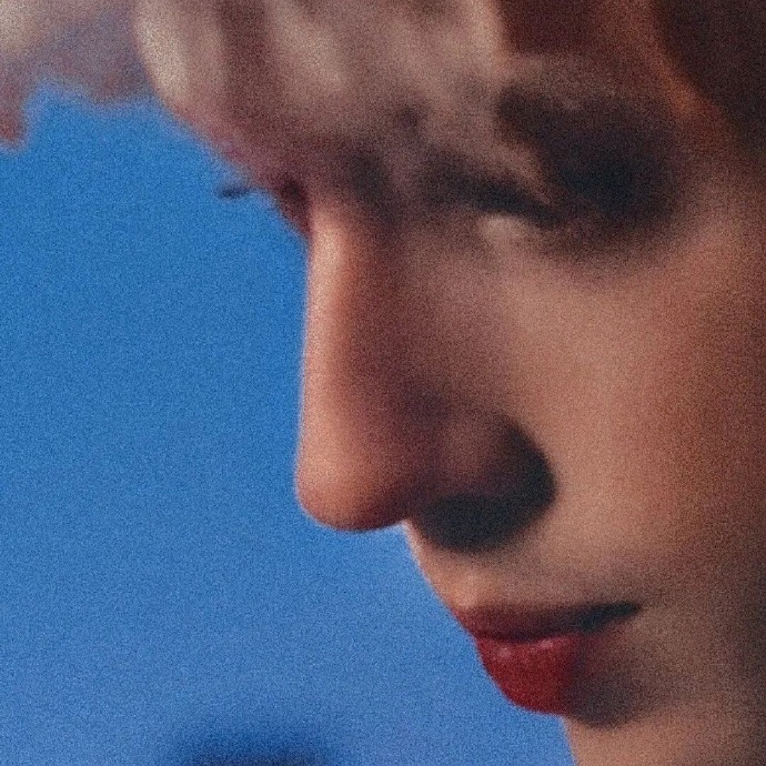 忧郁帅气超拽的男生微信头像