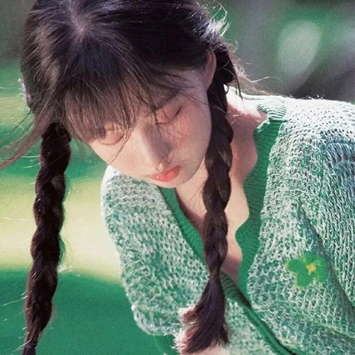 绿色系清爽女生微信头像