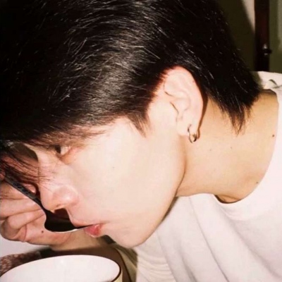 很帅气颜值超高的男生头像