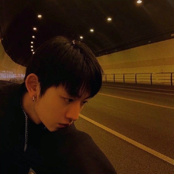 帅气有气质的可永久使用的男生微信头像